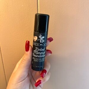 Bee Och Tinted Mineral Foundation - Tiffany-Medium
